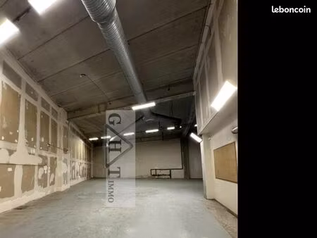 local industriel 1 078 m²