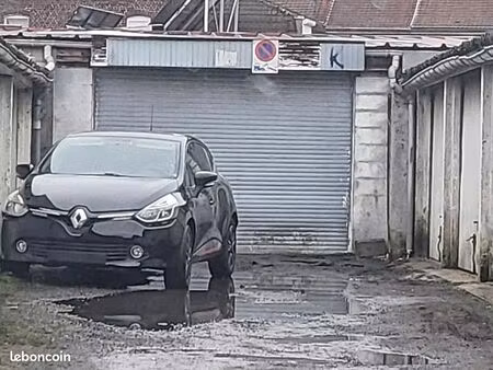 parking/box 1 pièce 90 m²