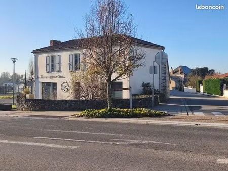 local commercial dans le bourg