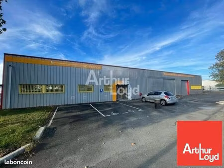 local commercial 610 m²