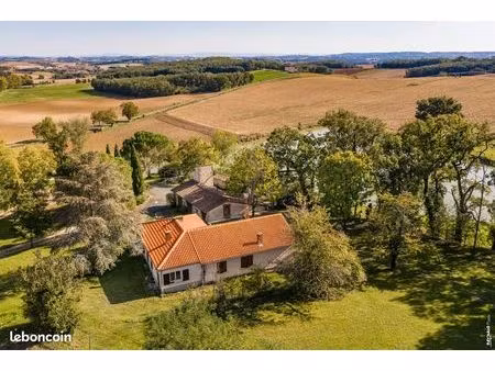 ensemble de 2 maisons