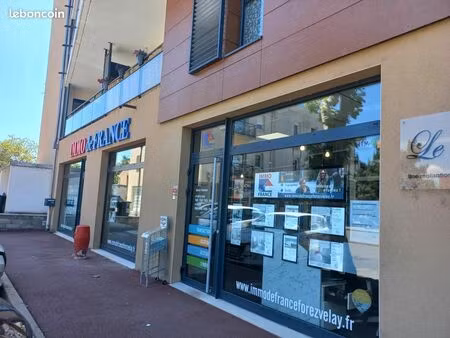 local commercial 209 m²