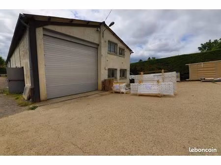 local de stockage 150m²