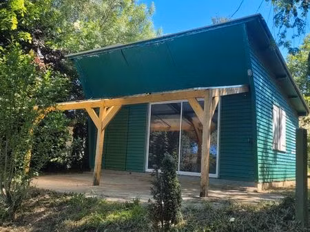 terrain de loisir avec chalet