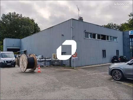 local d'activité 1 000 m²