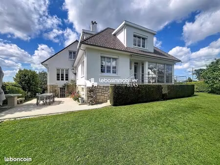 maison 7 pièces 220 m²