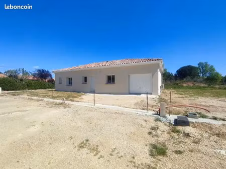 maison re 2020 de type 4 sur un terrain de 571m²