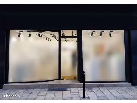 location local commercial 78 m² à orange