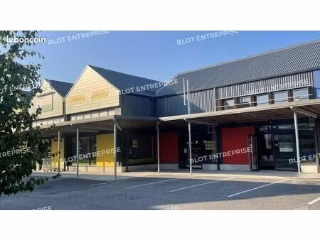 local commercial 179 m²