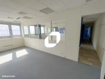 bureaux 129 m²