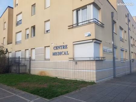 500euros local cabinet medical à vaureal ( 95) pour professionnels de sante (medecin infir