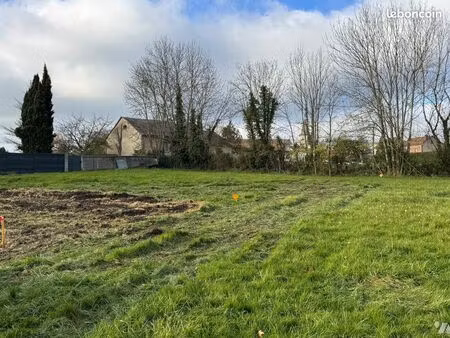terrain 700 m² beaumont les randan