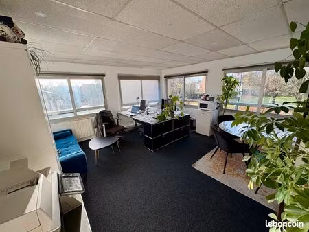 à louer — bureau 23 m² à bois-guillaume (parking inclus)