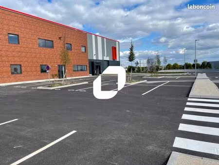 local d'activité 2 617 m²