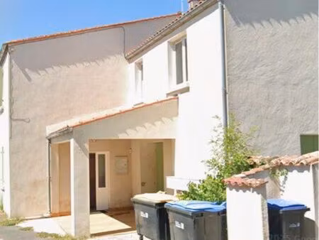 immeuble de rapport à salles sur mer