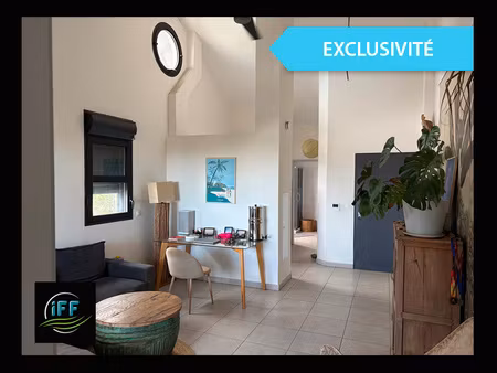 t2 vue mer saint leu 'le jardin des lys'