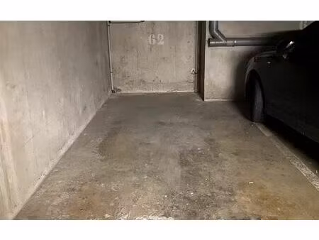 location stationnement  m² t- à rosny-sous-bois  85 €