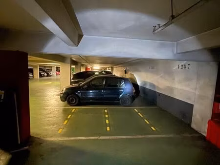 ◊ à louer – place de parking pour 2 roues