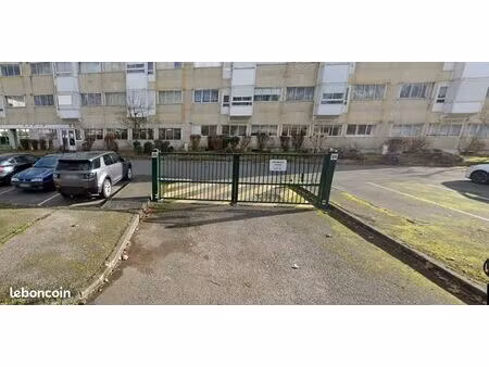 parking saint priest