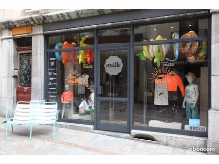 fonde de commerce et murs boutique vêtements  accessoires  jouets