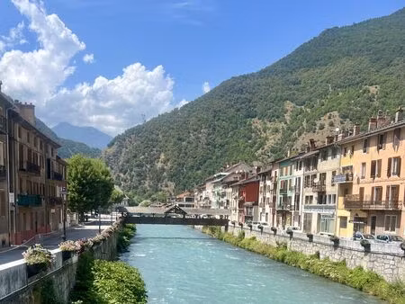 local 171 m² moûtiers