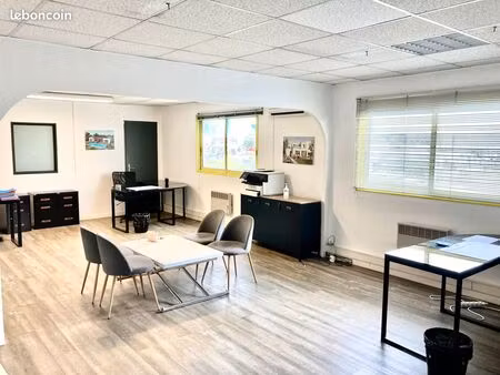 2 grands bureaux 83 m2 climatisés