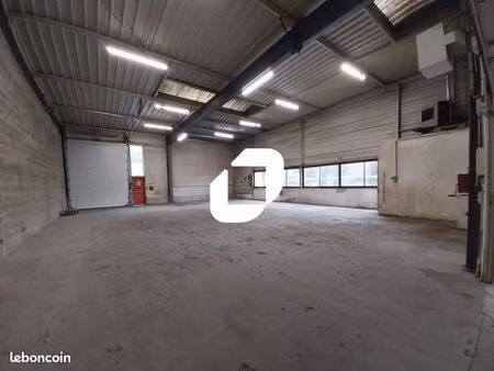 local d'activité 240 m²