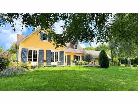 maison 8 pièces 215 m²