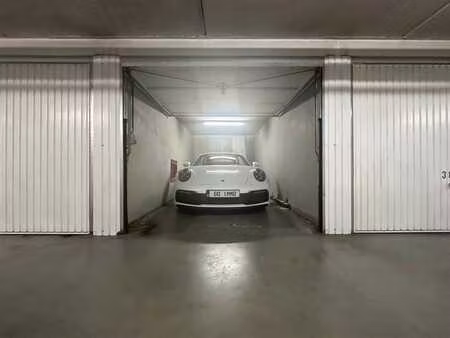 superbe garage privatif interieur de 13m² dans la résidence
