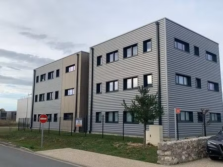 bureaux 90 m² glisy