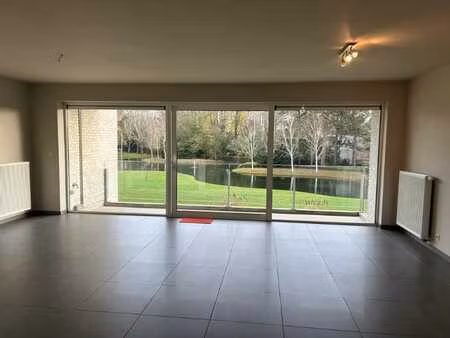 stijlvol afgewerkt appartement met garage in privé domein...