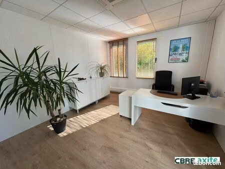bureaux 74 m² tresserve