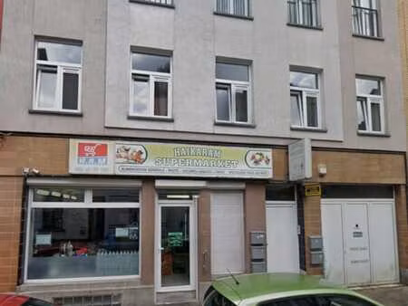 rez-de-chaussée commercial - 190m²