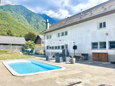 maison 10 pièces 195 m²