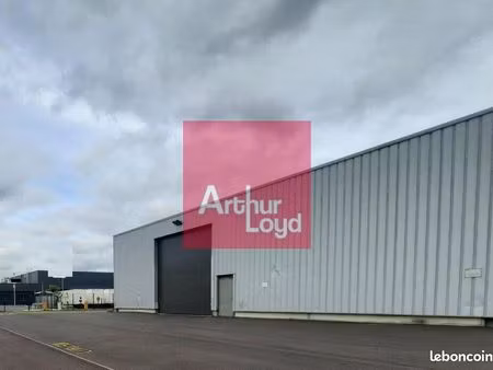 local d'activité 1 800 m²