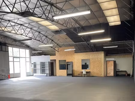 entrepôt - 360m ²