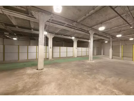 entrepôt - 150m ²