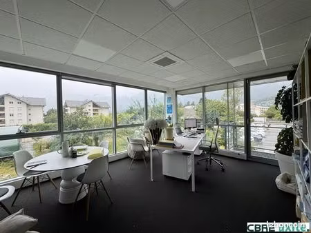 bureaux 328 m²