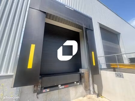 local d'activité 2 836 m²