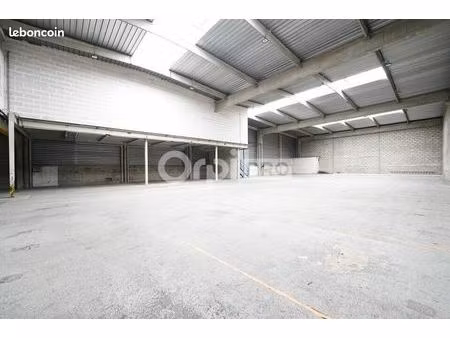 local d'activité 1 150 m²