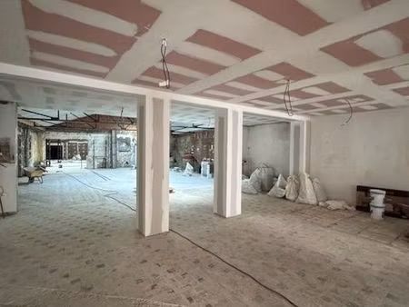 local commercial à louer + hangar