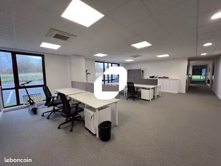 bureaux 1 365 m²
