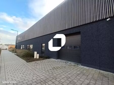 local d'activité 918 m²