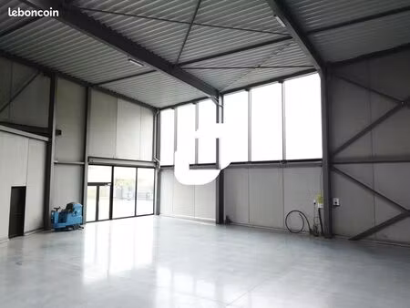 local d'activité 1 782 m²