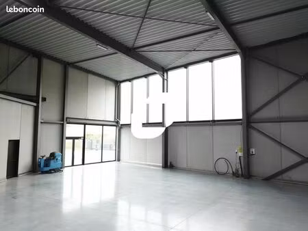 local d'activité 2 397 m²