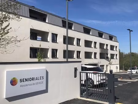 t3 a louer en residence seniors senioriales
