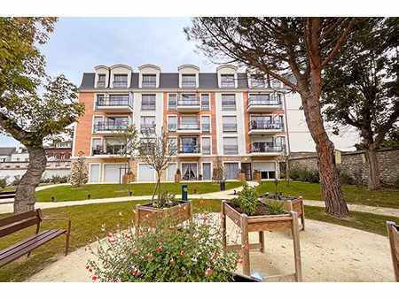 t2 à louer à mantes-la-jolie dans une résidence seniors