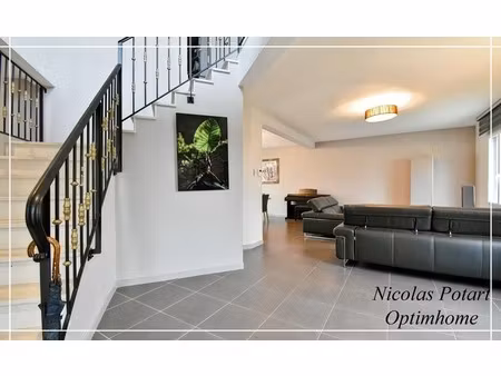 superbe maison contemporaine à compiègne avec jardin et salle de cinéma