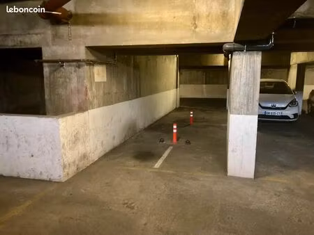 place de parking pour moto ou scooter sur jean-jaurès