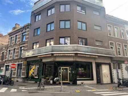 rez commercial & sous sol aménagé idéalement situé à liège !